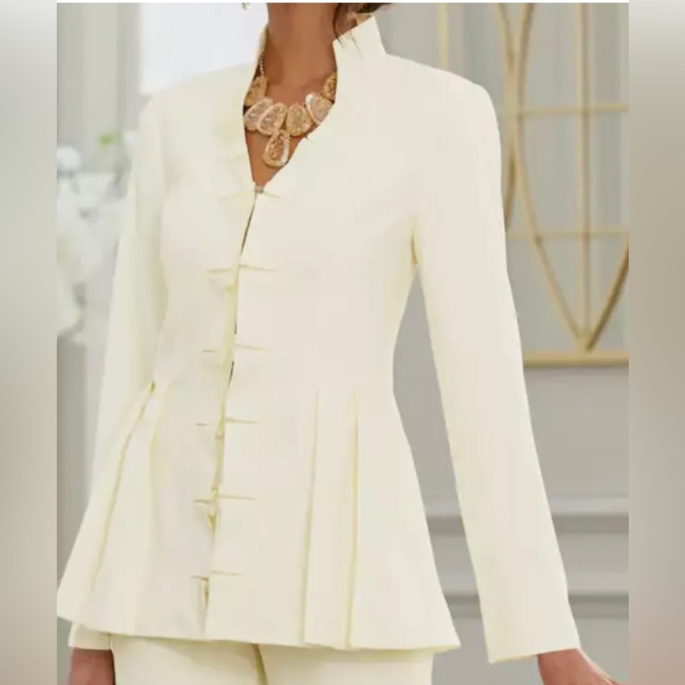 Women’s Monroe and Main Blazer